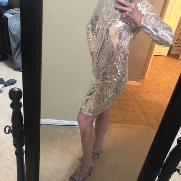 Long sleeve sequins dress! - Picture 3 of 4
